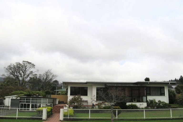 Photo of property in 17 Rawhiti Street, Stokes Valley, Lower Hutt, 5019