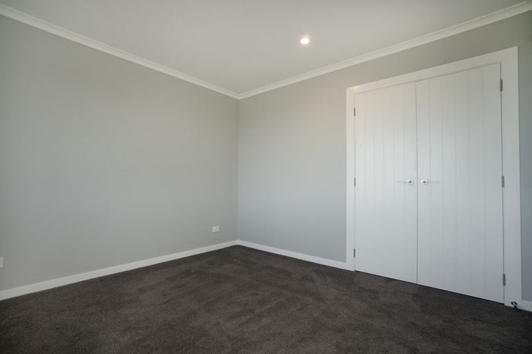 Photo of property in 44 Atlantic Drive, Fitzherbert, Palmerston North, 4410