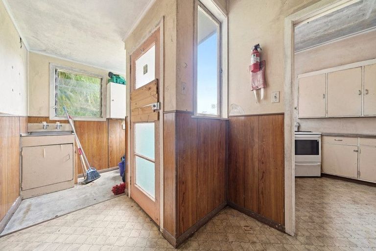 Photo of property in 2 Forbes Road, Favona, Auckland, 2024