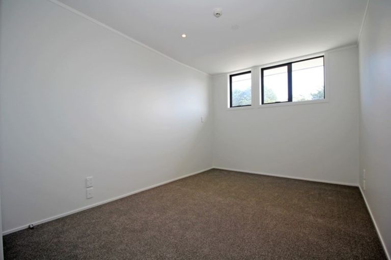 Photo of property in 20a/30 Westward Ho, Glen Eden, Auckland, 0602
