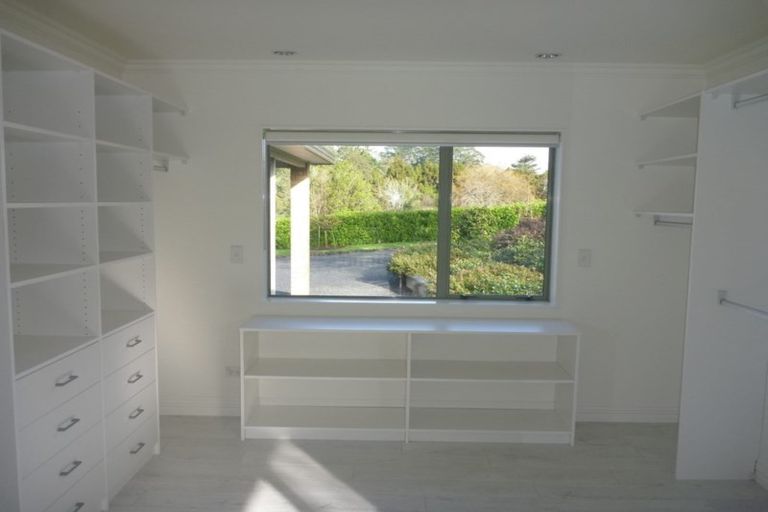 Photo of property in 83 Tawa Road, Kumeu, 0891