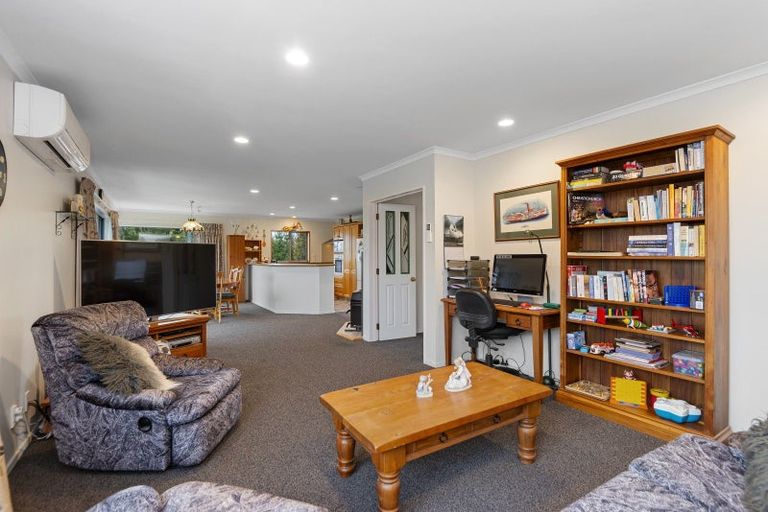 Photo of property in 77 Horndon Street, Darfield, 7571