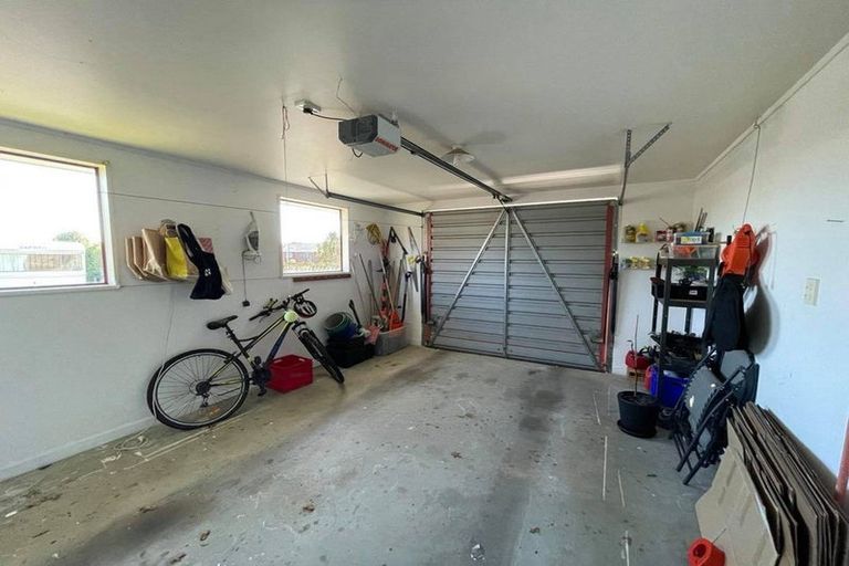 Photo of property in 104 Hagart-alexander Drive, Mosgiel, 9024