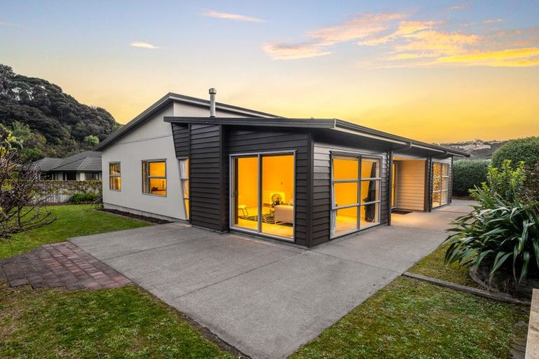 Photo of property in 5 The Pier, Whitby, Porirua, 5024