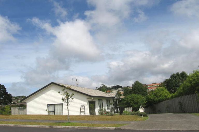 Photo of property in 5 Mallard Place, Unsworth Heights, Auckland, 0632