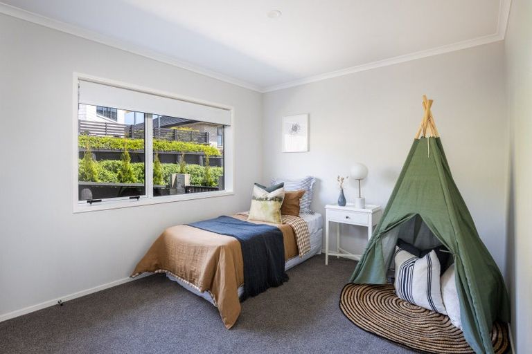 Photo of property in 3 Oakmont Crescent, Waiwhakaiho, New Plymouth, 4312