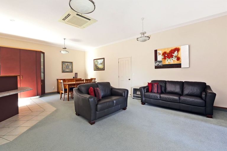 Photo of property in 3 Phoenix Place, Havelock North, 4130