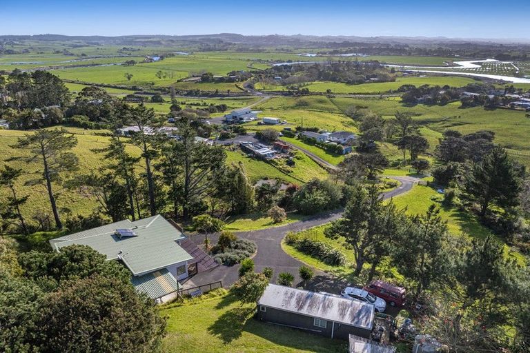 Photo of property in 91 Mangakura Road, Helensville, 0875