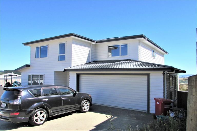 Photo of property in 33 Havana Rise, Grenada Village, Wellington, 6037