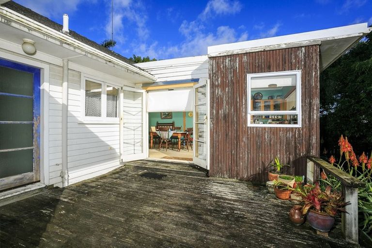 Photo of property in 1/13 Eversleigh Road, Belmont, Auckland, 0622