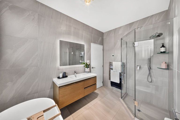 Photo of property in 7 Walter Ruddock Avenue, Kumeu, 0810