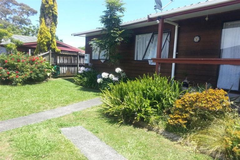 Photo of property in 2/388a West Coast Road, Glen Eden, Auckland, 0602