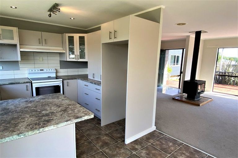 Photo of property in 20 Harbour Crest Drive, Waiuku, 2123