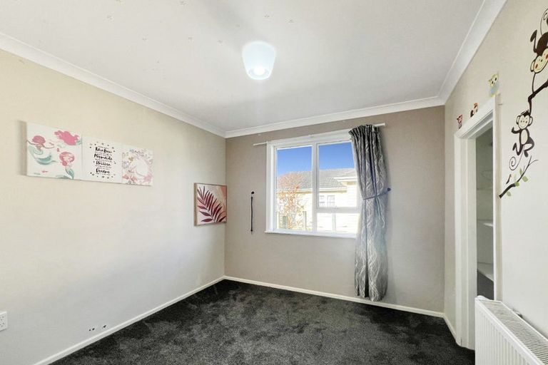 Photo of property in 64 Wellington Road, Wainuiomata, Lower Hutt, 5014