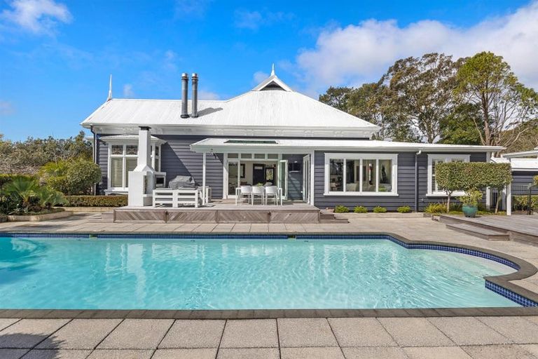 Photo of property in 70 Pomona Road, Kumeu, 0891