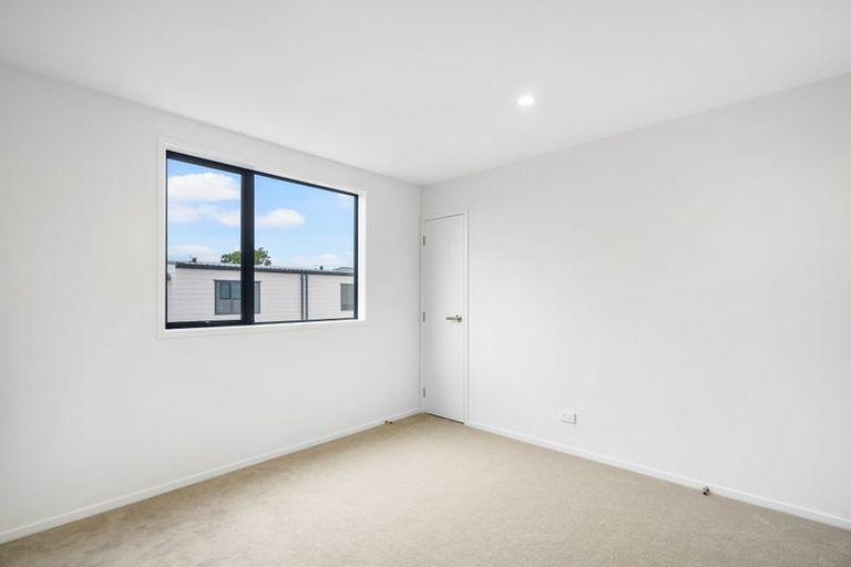 Photo of property in 43 Clay Works Lane, New Lynn, 0600