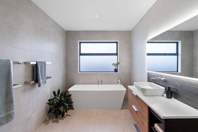 Photo of property in 19 Frank Ernest Crescent, Prebbleton, 7676