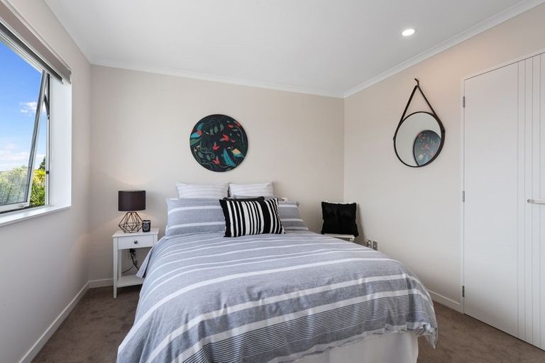 Photo of property in 16 Harvest Avenue, Orewa, 0931