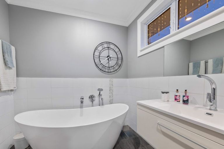 Photo of property in 7 Climie Crescent, Hawera, 4610