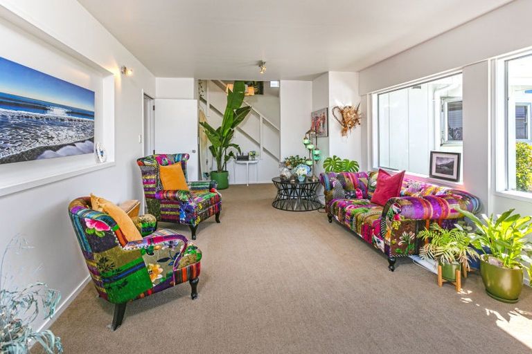 Photo of property in 15 Moray Place, Whiritoa, Whangamata, 3691