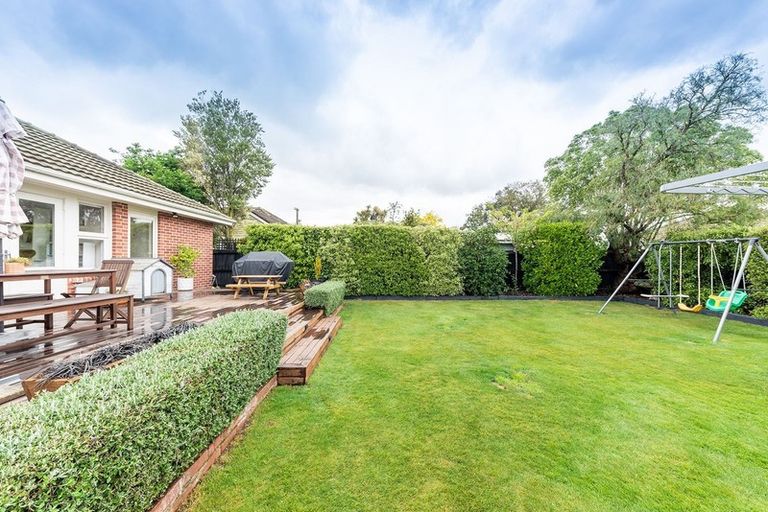 Photo of property in 21 Greenwood Close, Mairehau, Christchurch, 8013