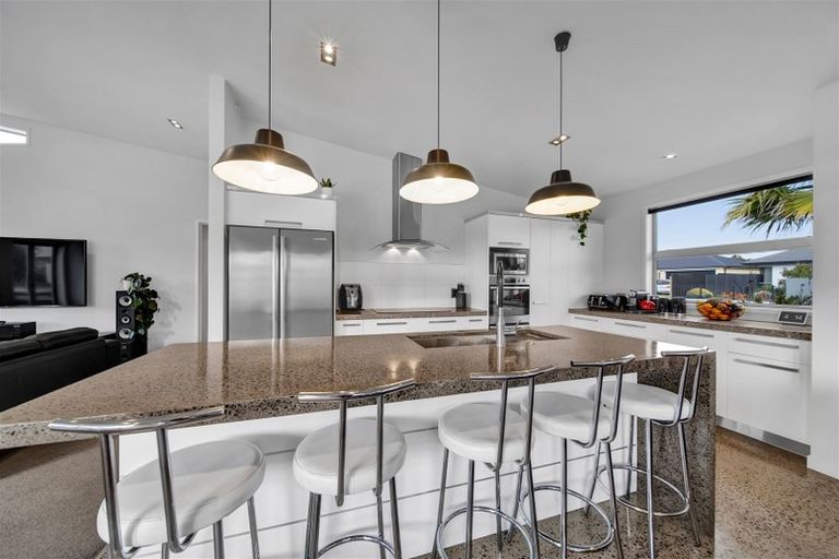 Photo of property in 15 Marlin Terrace, Bell Block, New Plymouth, 4312