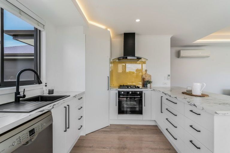 Photo of property in 68 Park Street, Winton, 9720