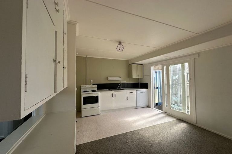 Photo of property in 80 Leslie Street, Waitara, 4320