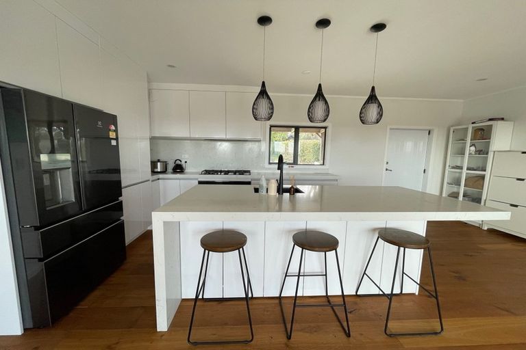 Photo of property in 283 Old North Road, Kumeu, 0892