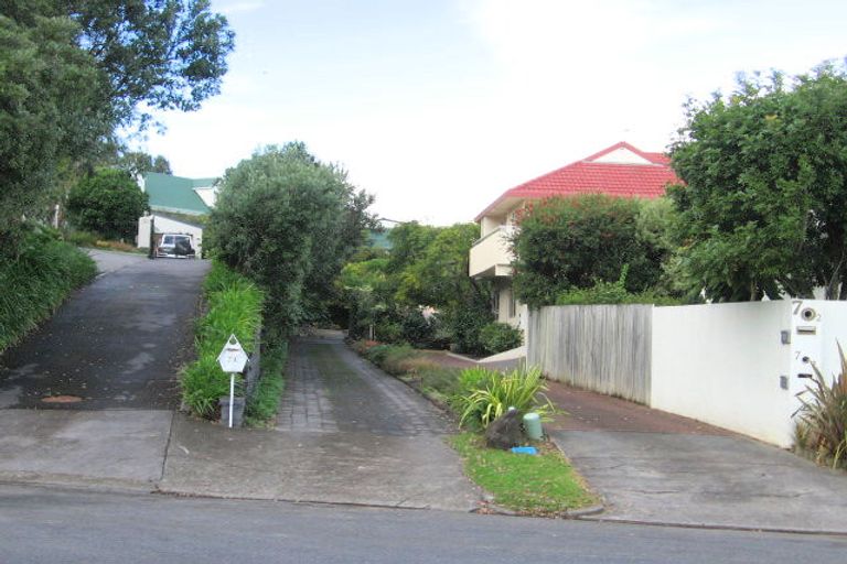 Photo of property in 2/7 Musick Point Road, Bucklands Beach, Auckland, 2012