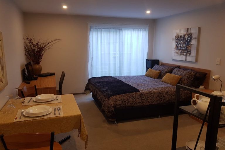 Photo of property in Dual Apartments, 108/142 Vivian Street, Te Aro, Wellington, 6011