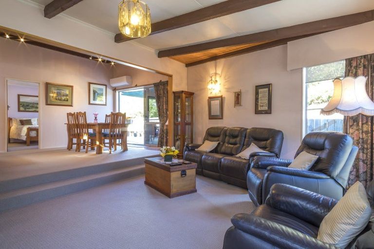 Photo of property in 17 Inverness Crescent, Arrowtown, 9302