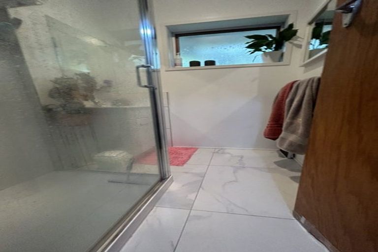 Photo of property in 2/65 High Road, Glenfield, Auckland, 0629