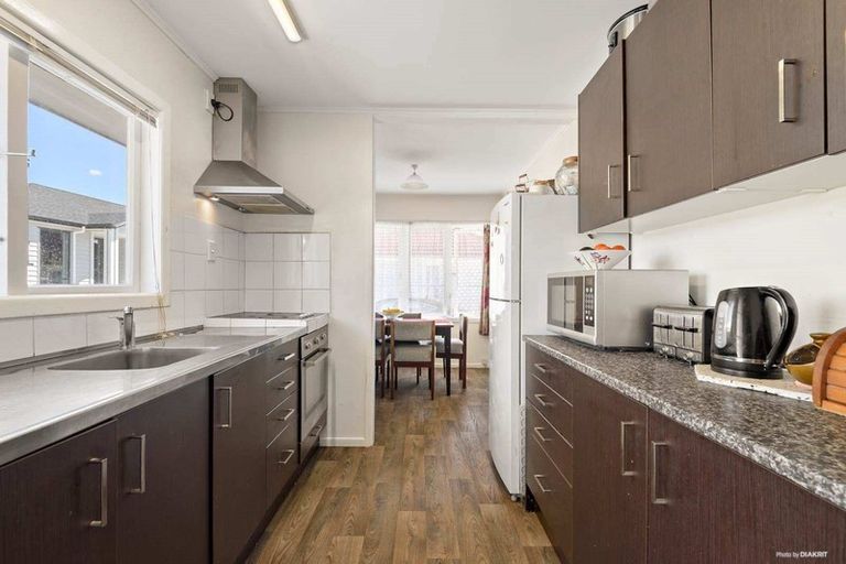 Photo of property in 70 Smythe Road, Henderson, Auckland, 0612