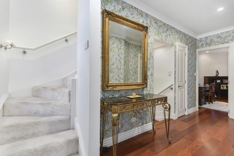 Photo of property in 1/177 Hurstmere Road, Takapuna, Auckland, 0622