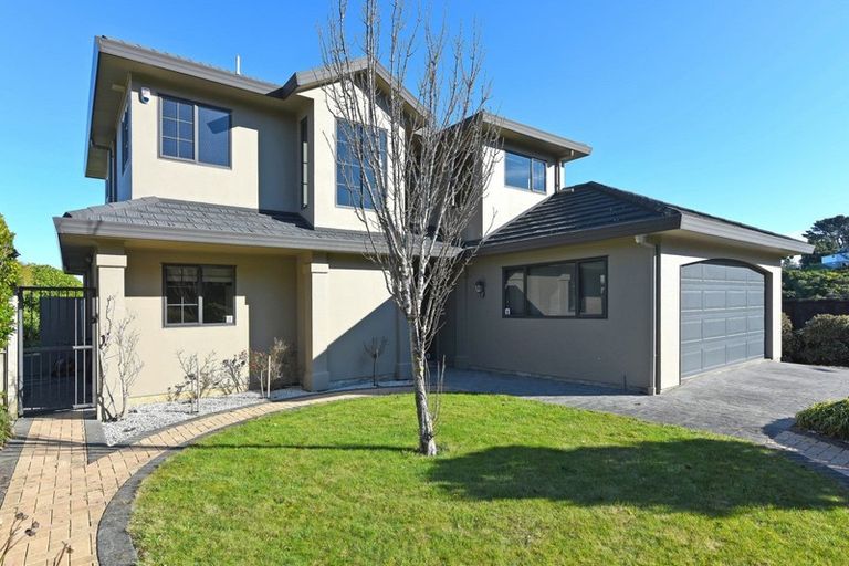 Photo of property in 9 Oceanview Terrace, Tirohanga, Lower Hutt, 5010