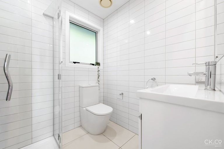 Photo of property in 212 Whites Line East, Waiwhetu, Lower Hutt, 5010