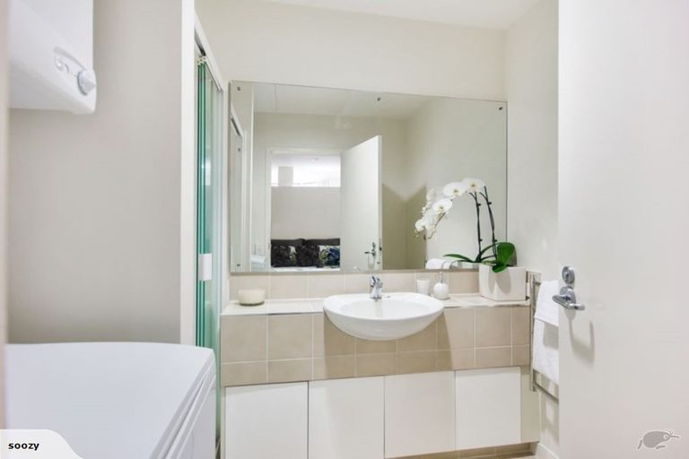Photo of property in Hobson Quay Apartments, 1h/10 Hobson Street, Auckland Central, Auckland, 1010