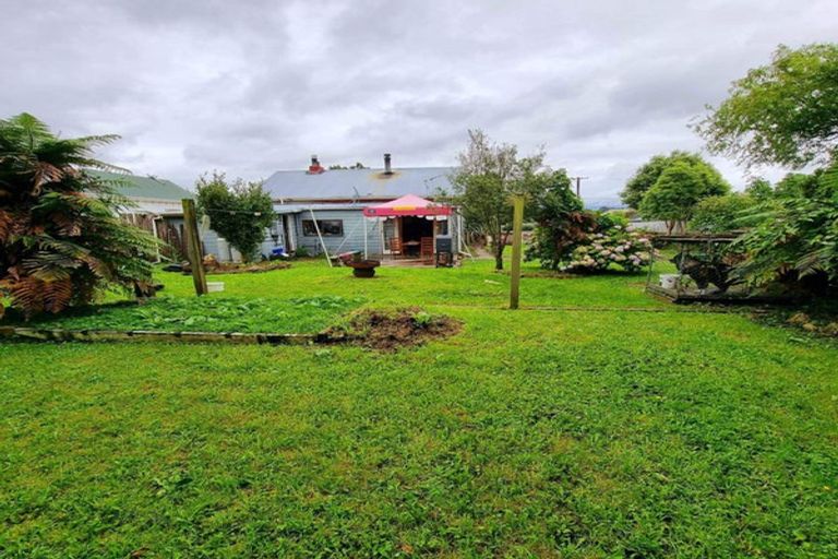 Photo of property in 5 Anderson Street, Eketahuna, 4900