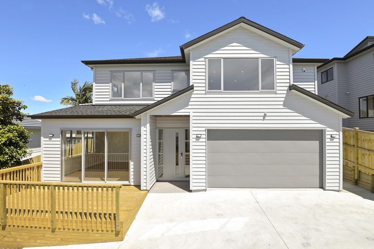 Photo of property in 11a Matisse Drive, West Harbour, Auckland, 0618