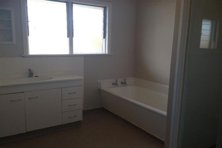 Photo of property in 25 Meadowcourt Drive, Manukau, Auckland, 2025