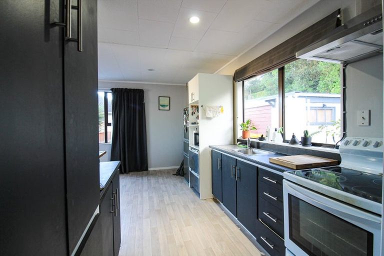 Photo of property in 32 Owhiti Street, Titahi Bay, Porirua, 5022