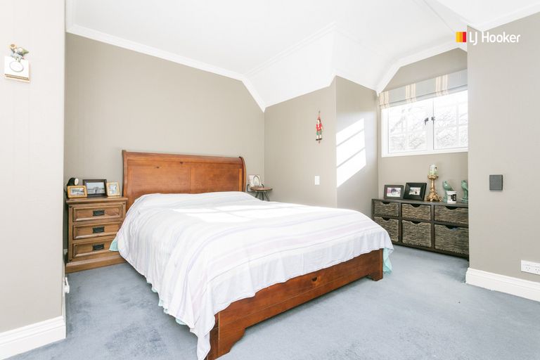 Photo of property in 69 Glenross Street, Glenross, Dunedin, 9011