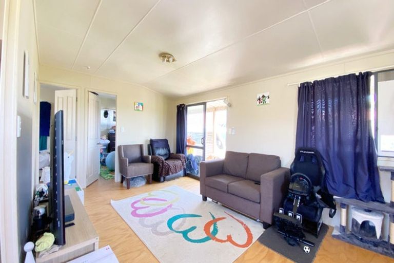 Photo of property in 9 Kiekie Road, Mangere Bridge, Auckland, 2022
