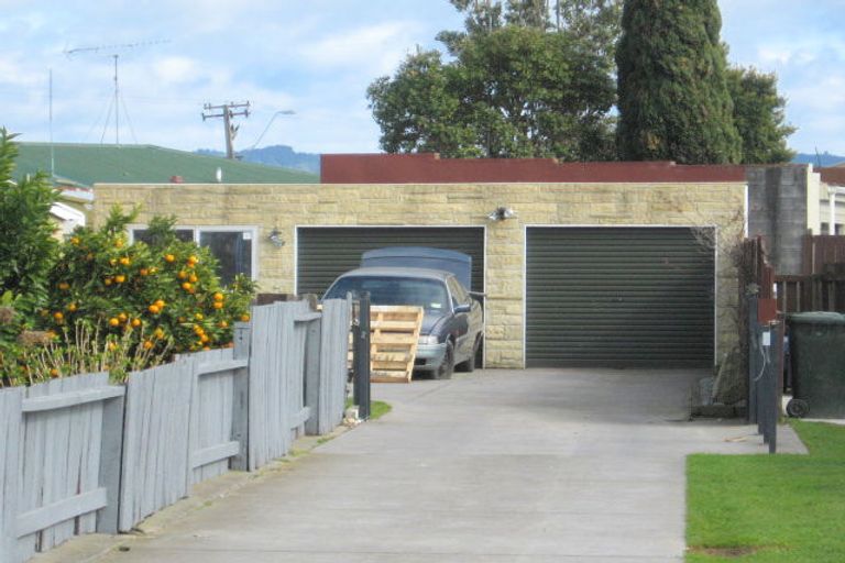 Photo of property in 14 Hinau Place, Edgecumbe, 3120