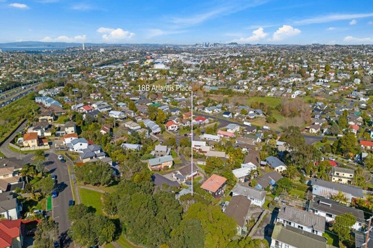 Photo of property in 2/18 Atlantis Place, Totara Vale, Auckland, 0629