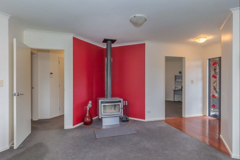 Photo of property in 14 Pohutukawa Drive, Levin, 5571