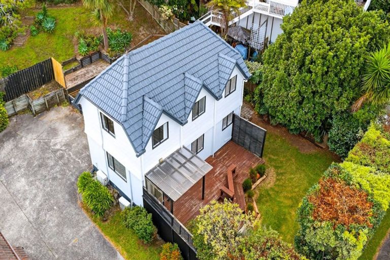 Photo of property in 3/4 Telstar Place, Beach Haven, Auckland, 0626