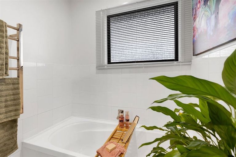 Photo of property in 142 Parklands Avenue, Bell Block, New Plymouth, 4312