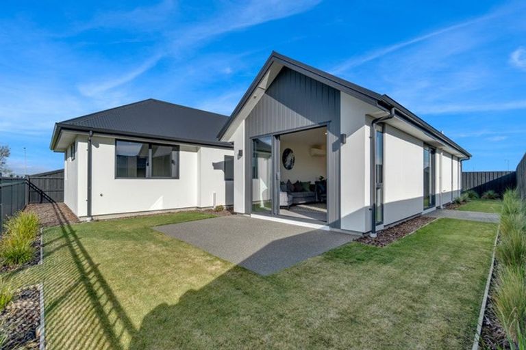Photo of property in 20 Inch Crescent, Rangiora, 7400